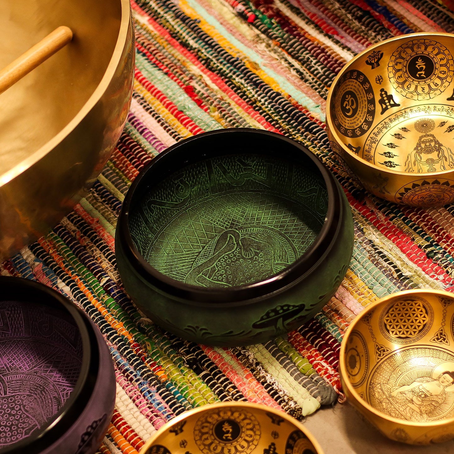 Ypač garsus dainuojantis dubuo su grybais – samanų žalios spalvos 23 cm 1,3 kg