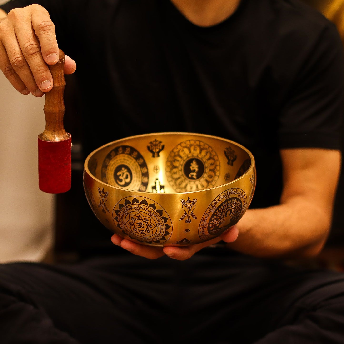 Gryno žalvario graviruotų jogos lazdelių rinkinys (4 vnt.) – „Sacred Collection“, 3,85 kg