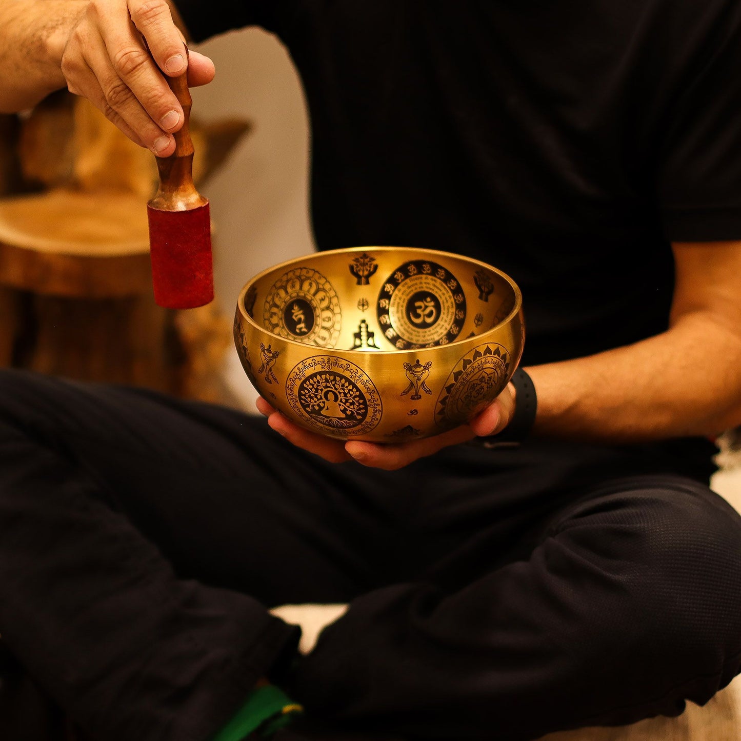 Gryno žalvario graviruotų jogos lazdelių rinkinys (4 vnt.) – „Sacred Collection“, 3,85 kg