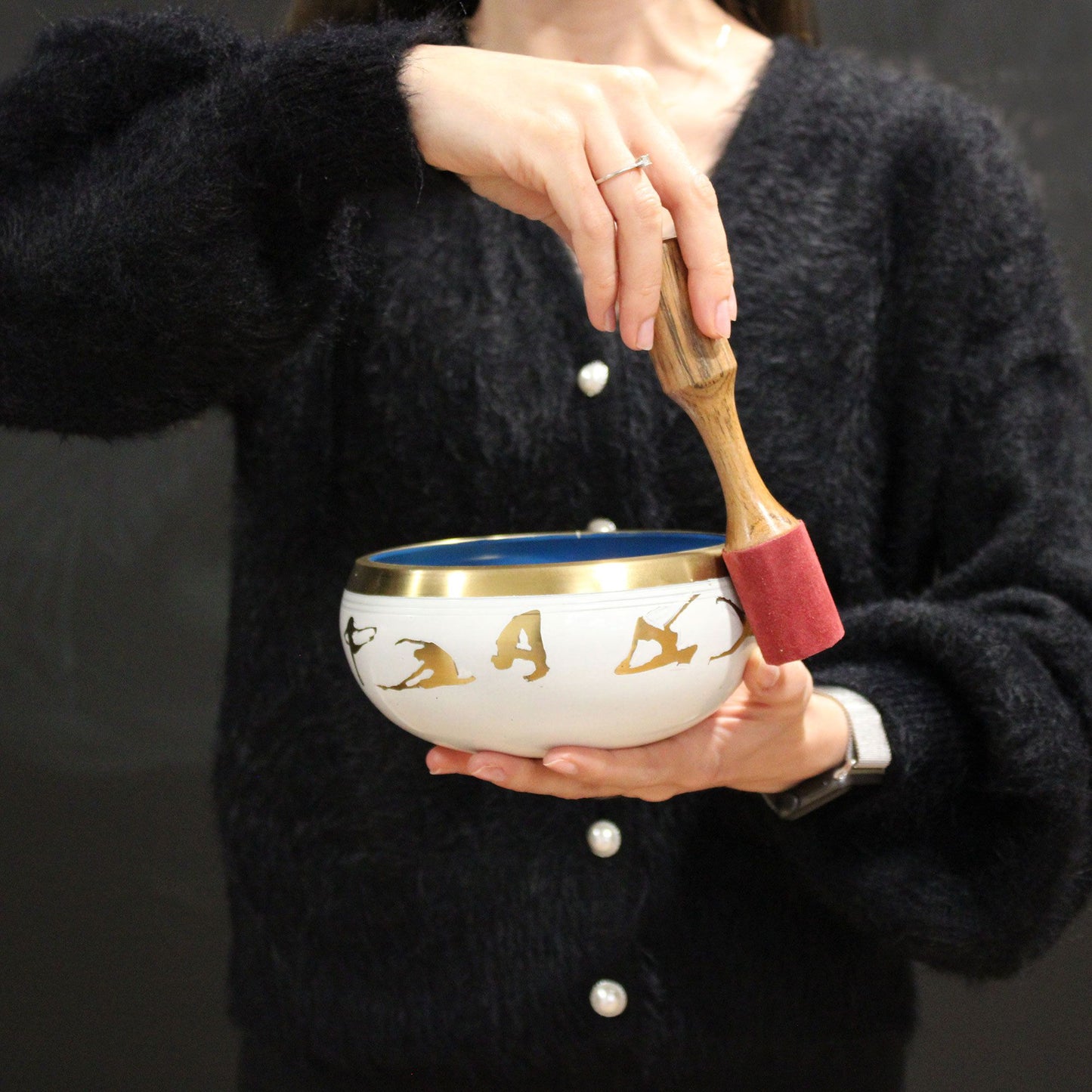 Didelis mėnulio fazės dainuojančių dubenėlių rinkinys - juodas 14 cm 900 g